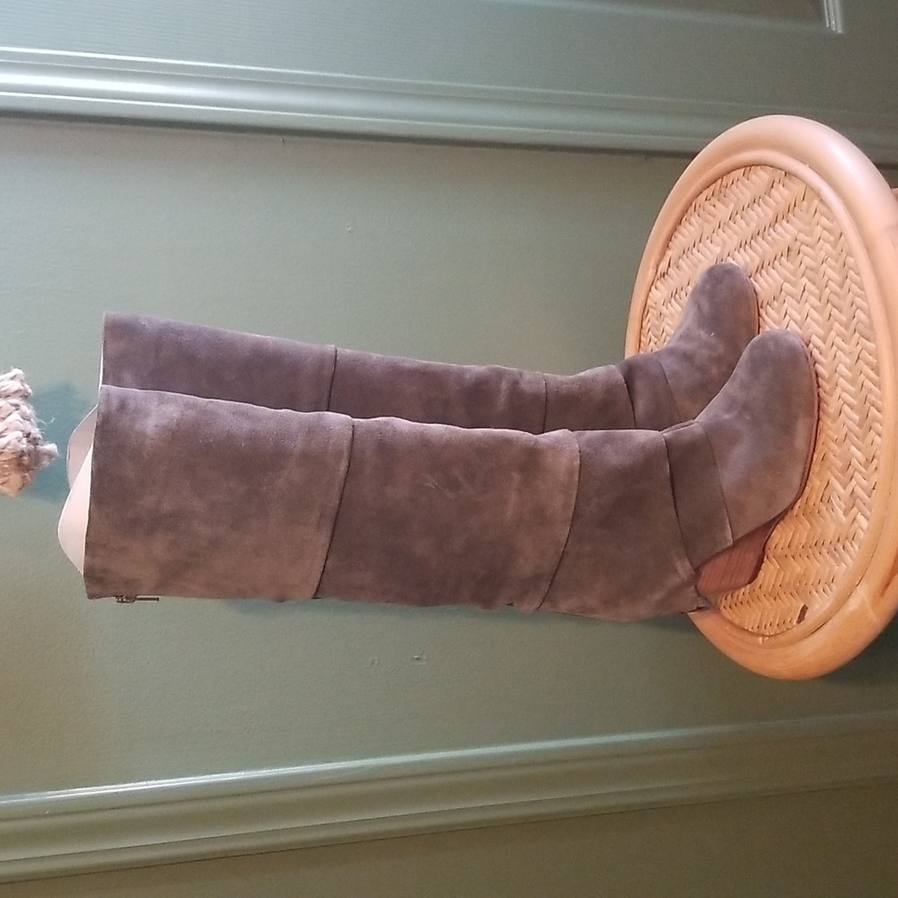 Fergie Fallen Women's Knee High Boots Taupe Sz 8m